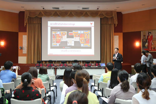 กสทช. พร้อมประมูลคลื่นความถี่ย่าน 1800 MHz และย่าน 900 MHz นำสื่อมวลชนเข้าชมสถานที่ประมูล